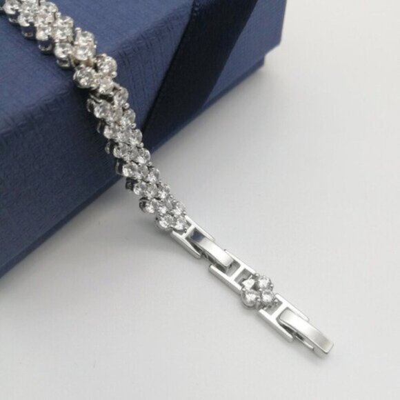 Swarovski Roman Bracelet - Picture 4 of 4